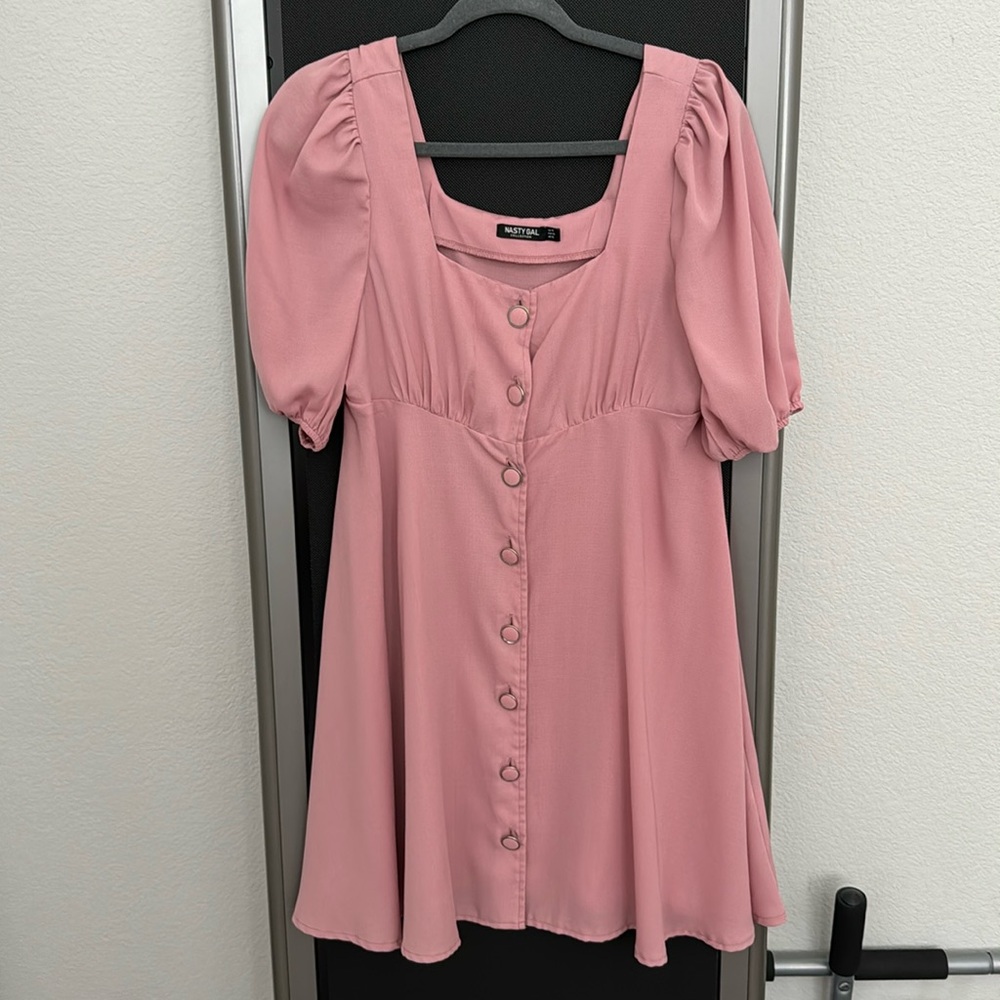 Dusty rose, mini, puff sleeve dress.